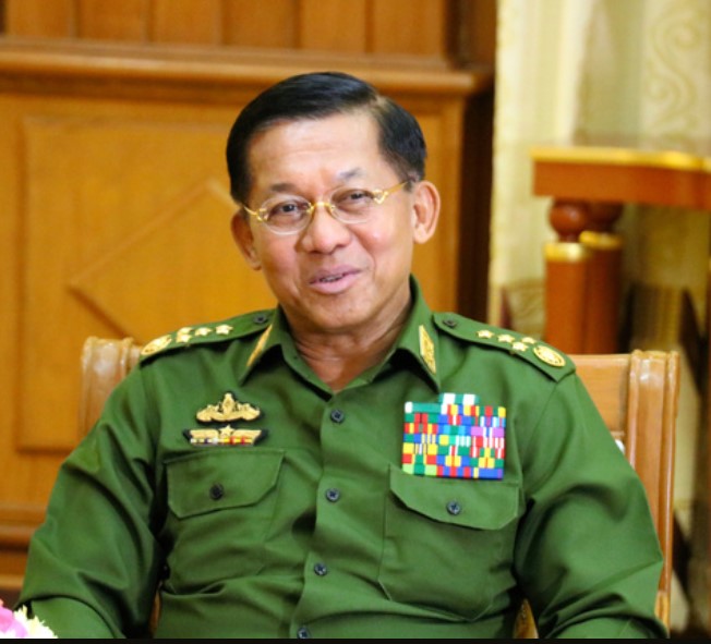 ミンアウンフライン将軍(最高司令官)の経歴や年齢(兄弟)は？